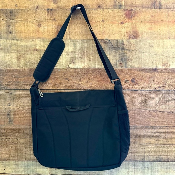 Black Unisex Vintage Y2K 90’s Disney Mickey Mouse Messenger Bag - Picture 2 of 7